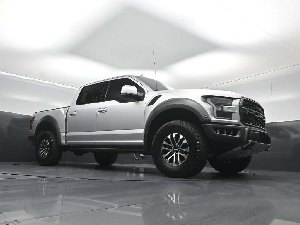 Certified 2019 Ford F150 Raptor w/ Equipment Group 802A Luxury AWD/4WD image 4