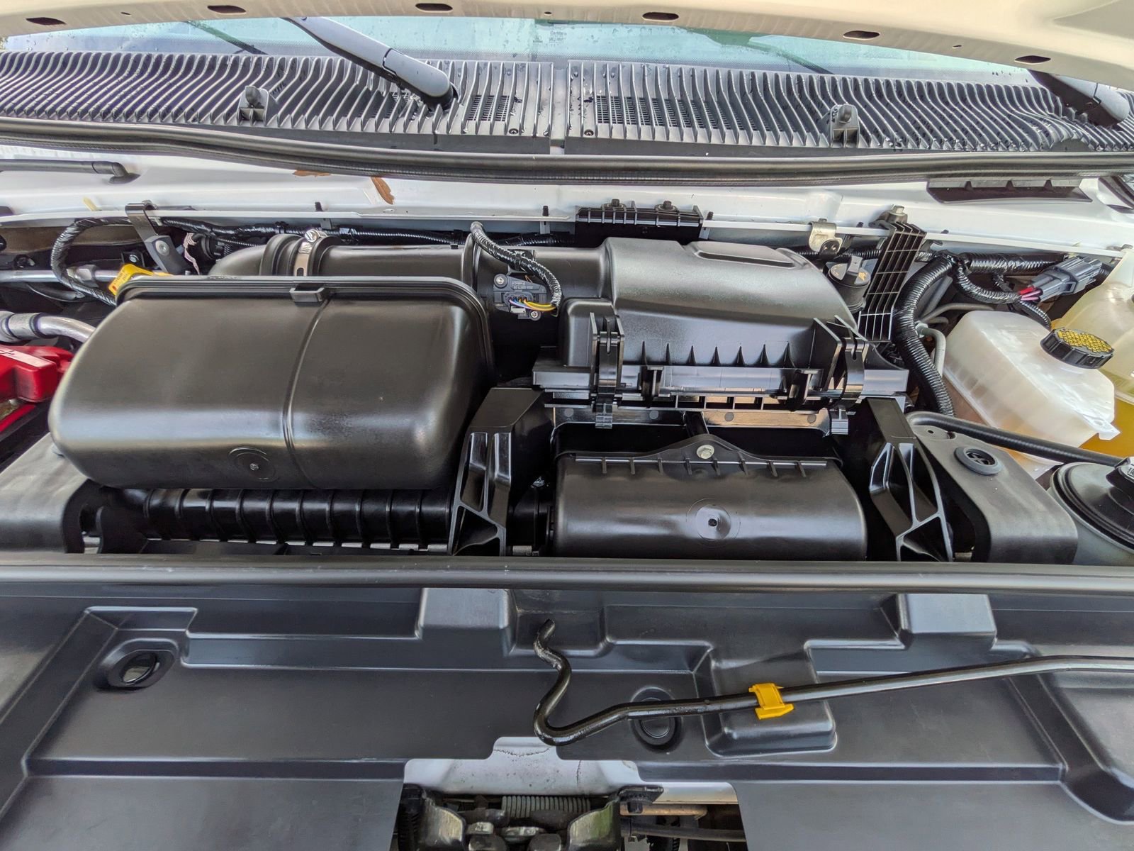Certified 2023 Ford E-450 and Econoline 450 Super Duty w/ Power Windows & Locks Group RWD image 5