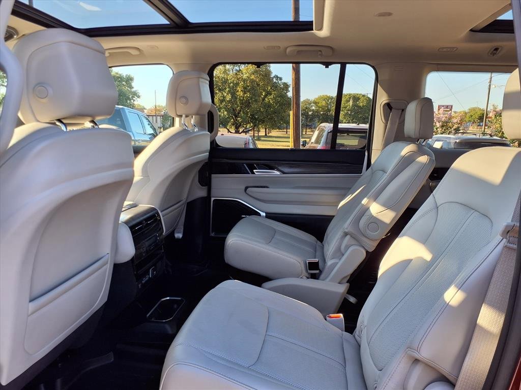 Used 2024 Jeep Wagoneer Series II w/ Premium Group I image 22