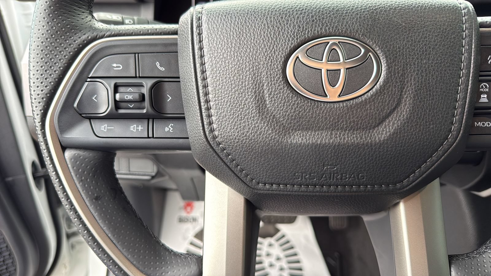 Used 2025 Toyota 4Runner SR5 RWD image 17
