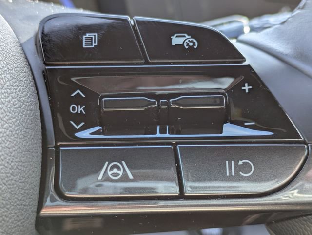 Used 2025 Hyundai Elantra Sport image 23