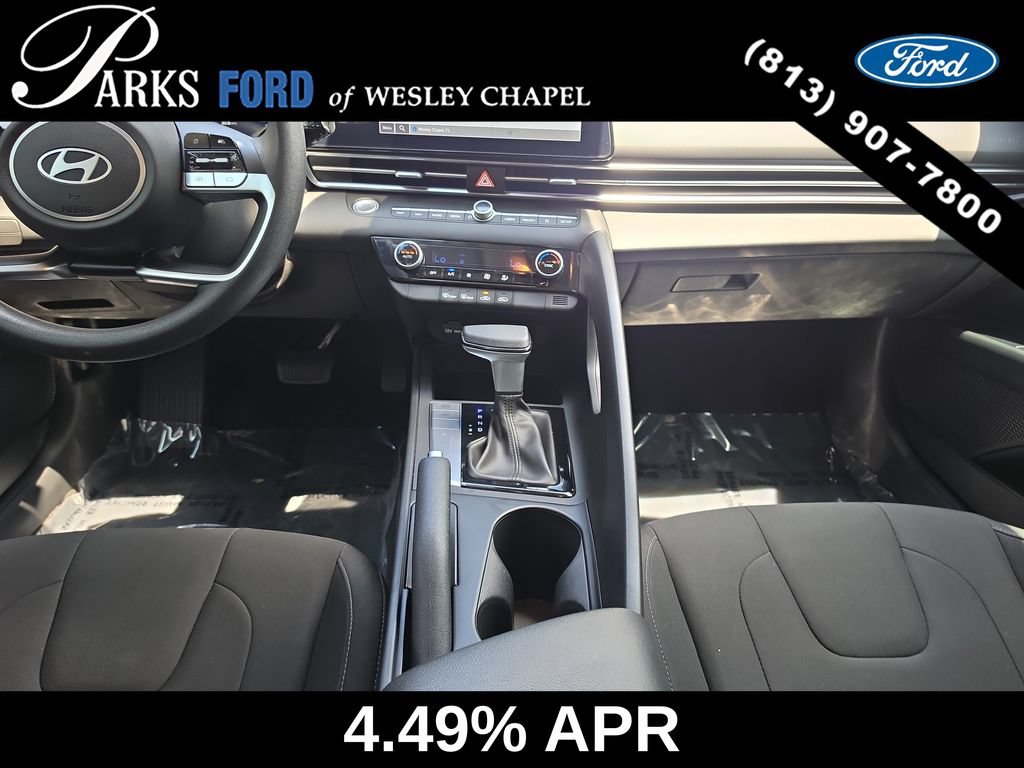 Used 2024 Hyundai Elantra SEL FWD image 13