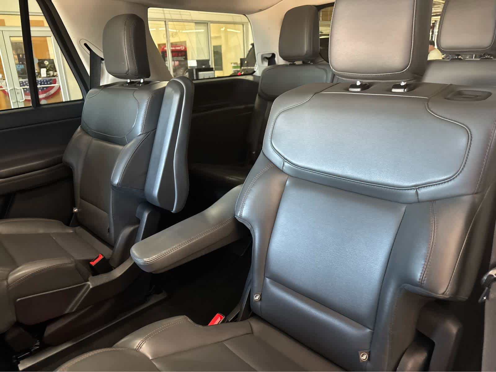 Certified 2025 Ford Expedition Active AWD/4WD image 32
