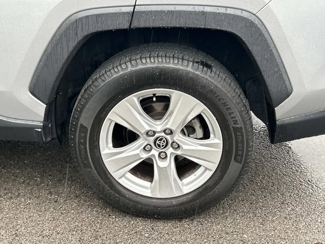 Used 2021 Toyota RAV4 XLE FWD image 12