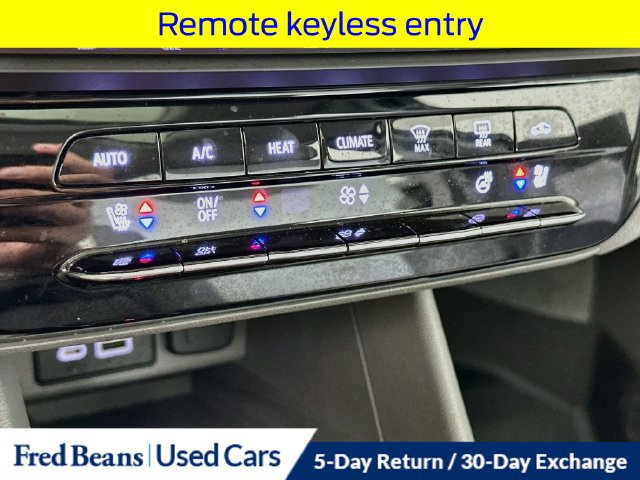 Used 2022 Chevrolet Bolt EUV Premier w/ Sun & Sound Package FWD image 19
