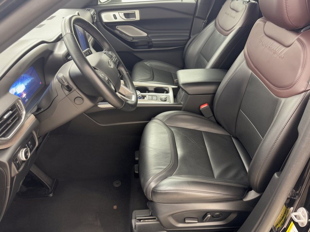 Certified 2022 Ford Explorer Platinum w/ Equipment Group 601A AWD/4WD image 5