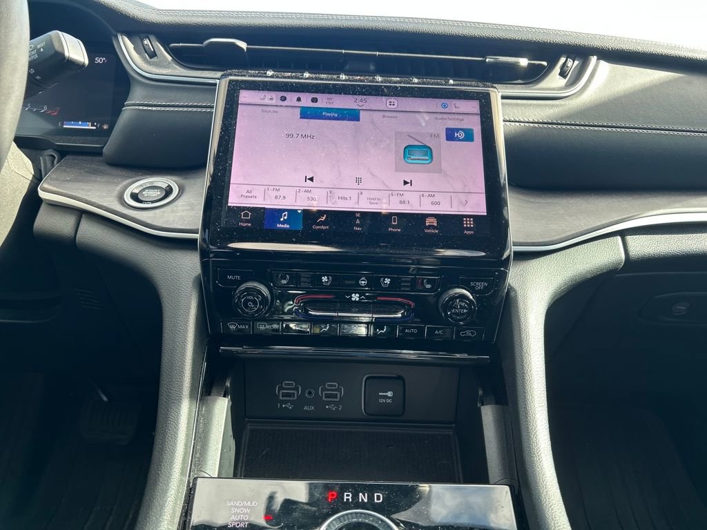 Used 2023 Jeep Grand Cherokee L Limited w/ Luxury Tech Group II image 28