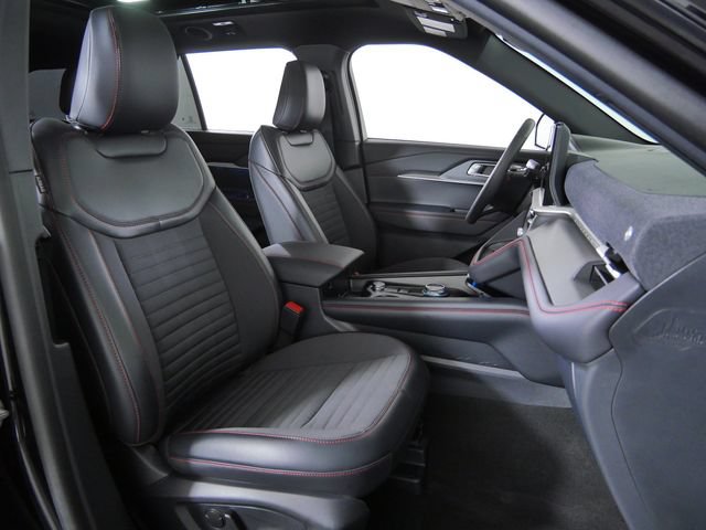 Certified 2025 Ford Explorer ST-Line w/ Premium Package AWD/4WD image 13