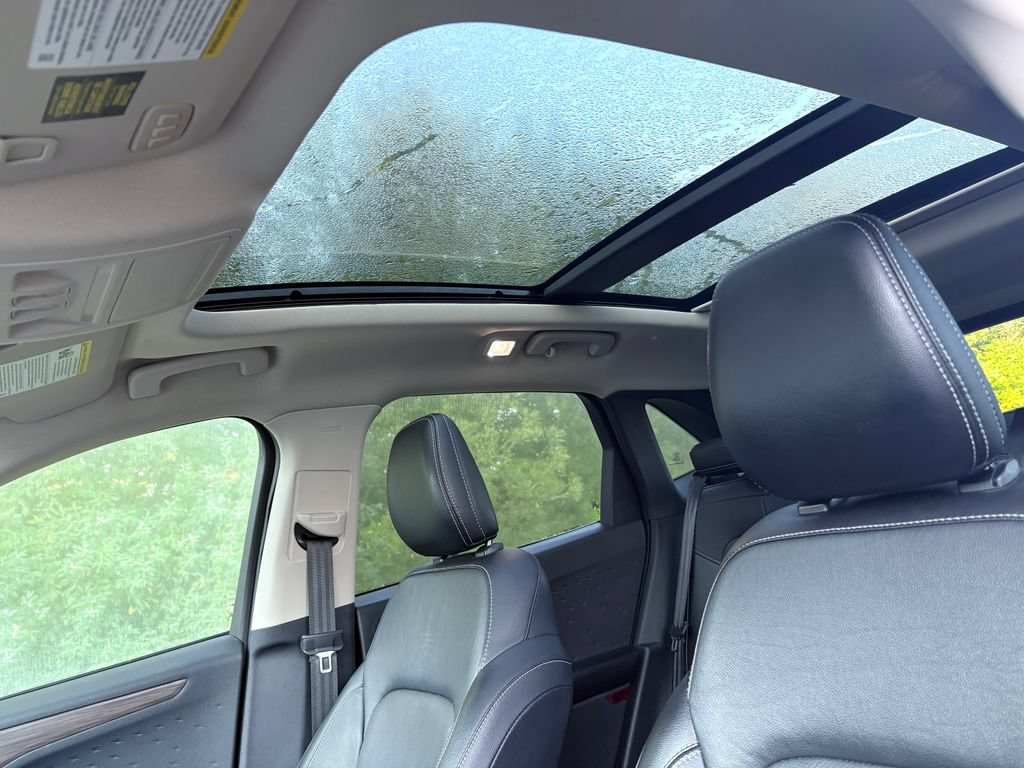 Certified 2020 Ford Escape Titanium AWD/4WD image 3