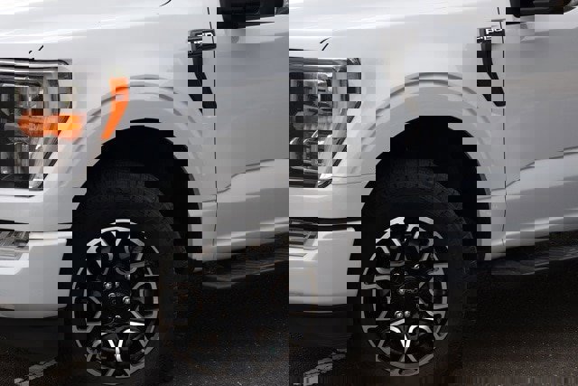 Certified 2022 Ford F150 XLT w/ Equipment Group 302A High image 14