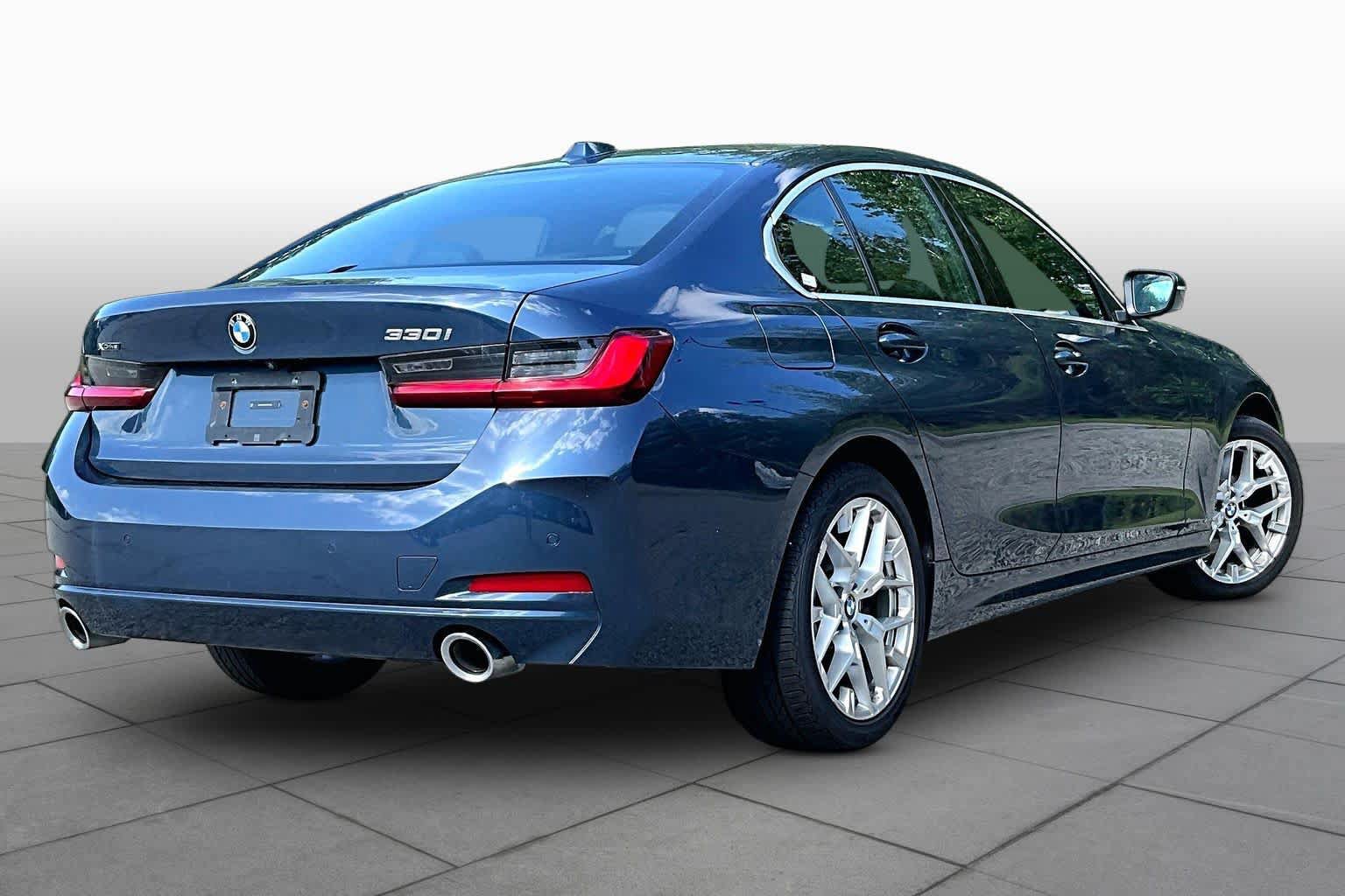 Used 2025 BMW 330i xDrive Sedan AWD/4WD image 13