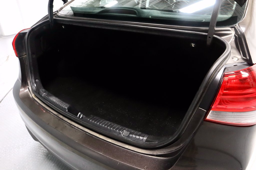 Used 2017 Kia Forte LX FWD image 13