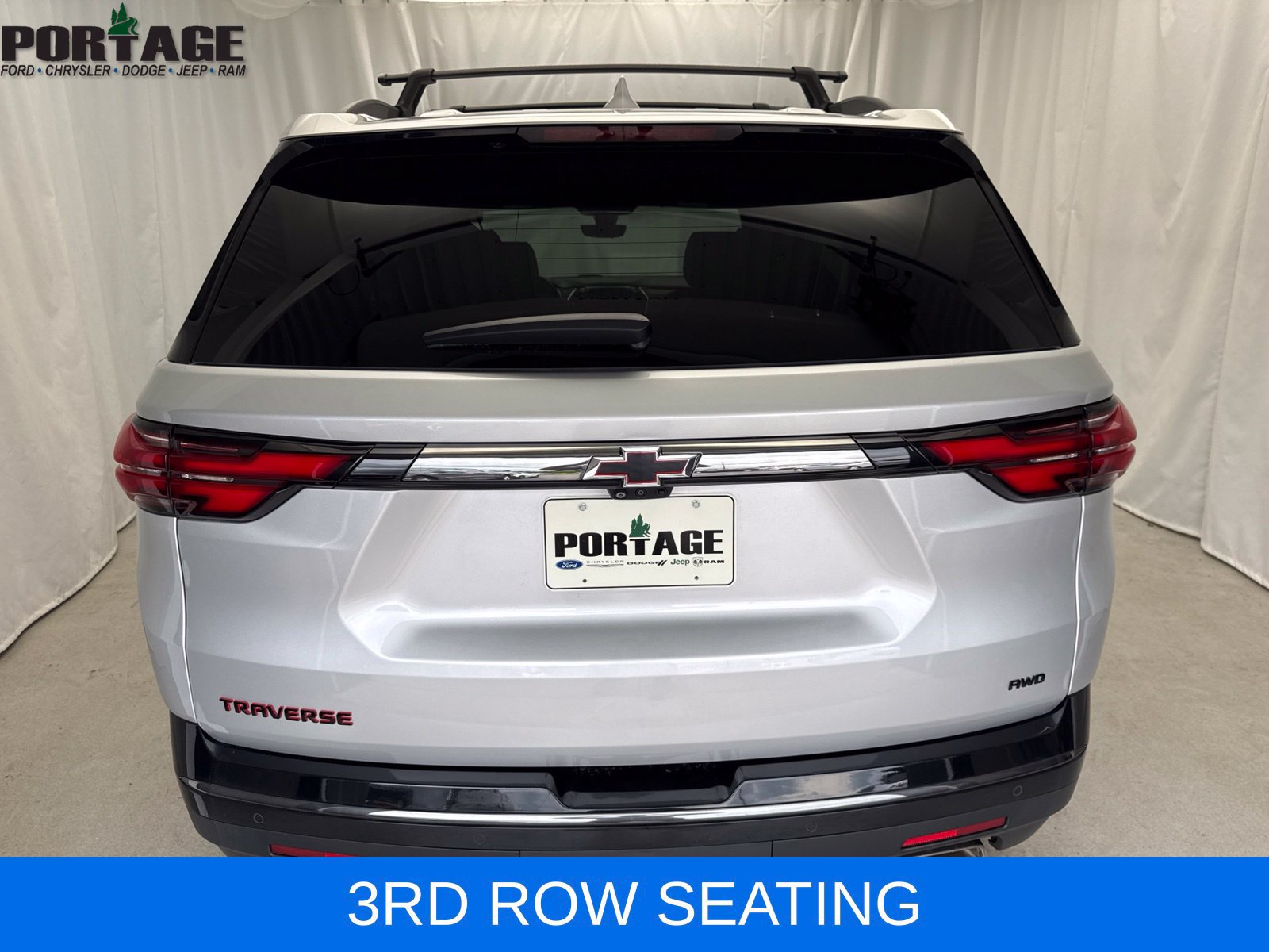 Used 2022 Chevrolet Traverse Premier w/ Redline Edition AWD/4WD image 3