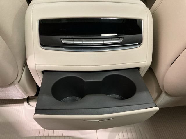 Used 2024 Cadillac Escalade Premium Luxury Platinum AWD/4WD image 29