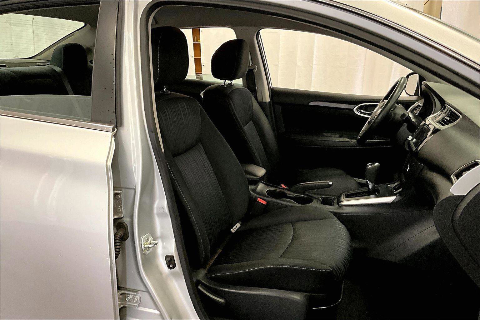 Used 2019 Nissan Sentra SV image 9