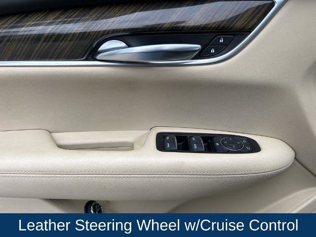 Used 2017 Cadillac XT5 FWD image 11