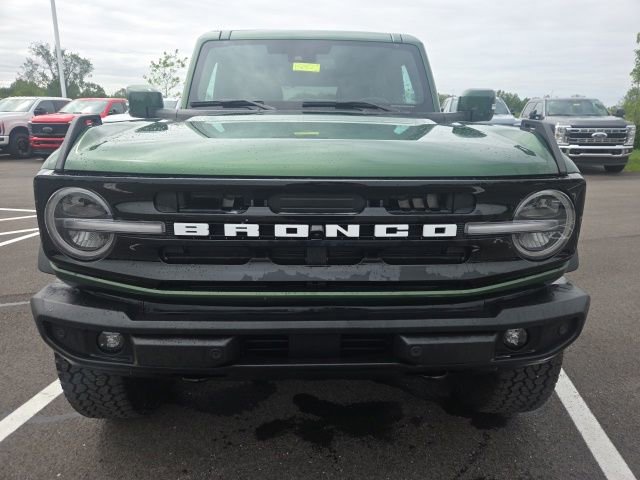 Certified 2025 Ford Bronco Outer Banks w/ Sasquatch Package AWD/4WD image 3