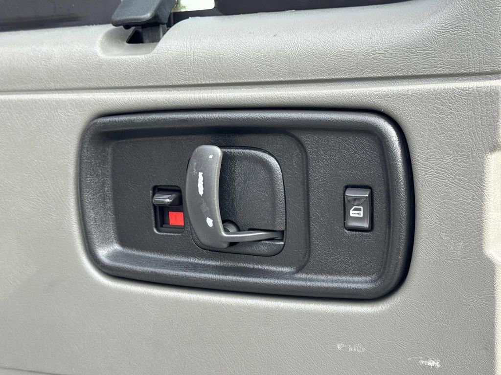 Used 2019 Chevrolet Express 2500 LT w/ LT Preferred Equipment Group image 19