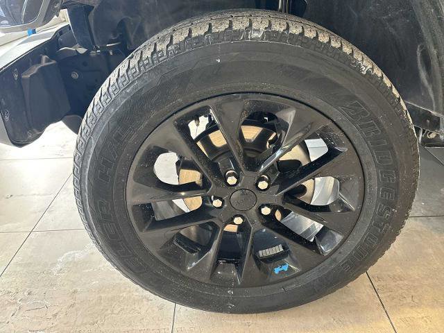 Used 2022 Jeep Wrangler Unlimited Sahara w/ Cold Weather Group image 32