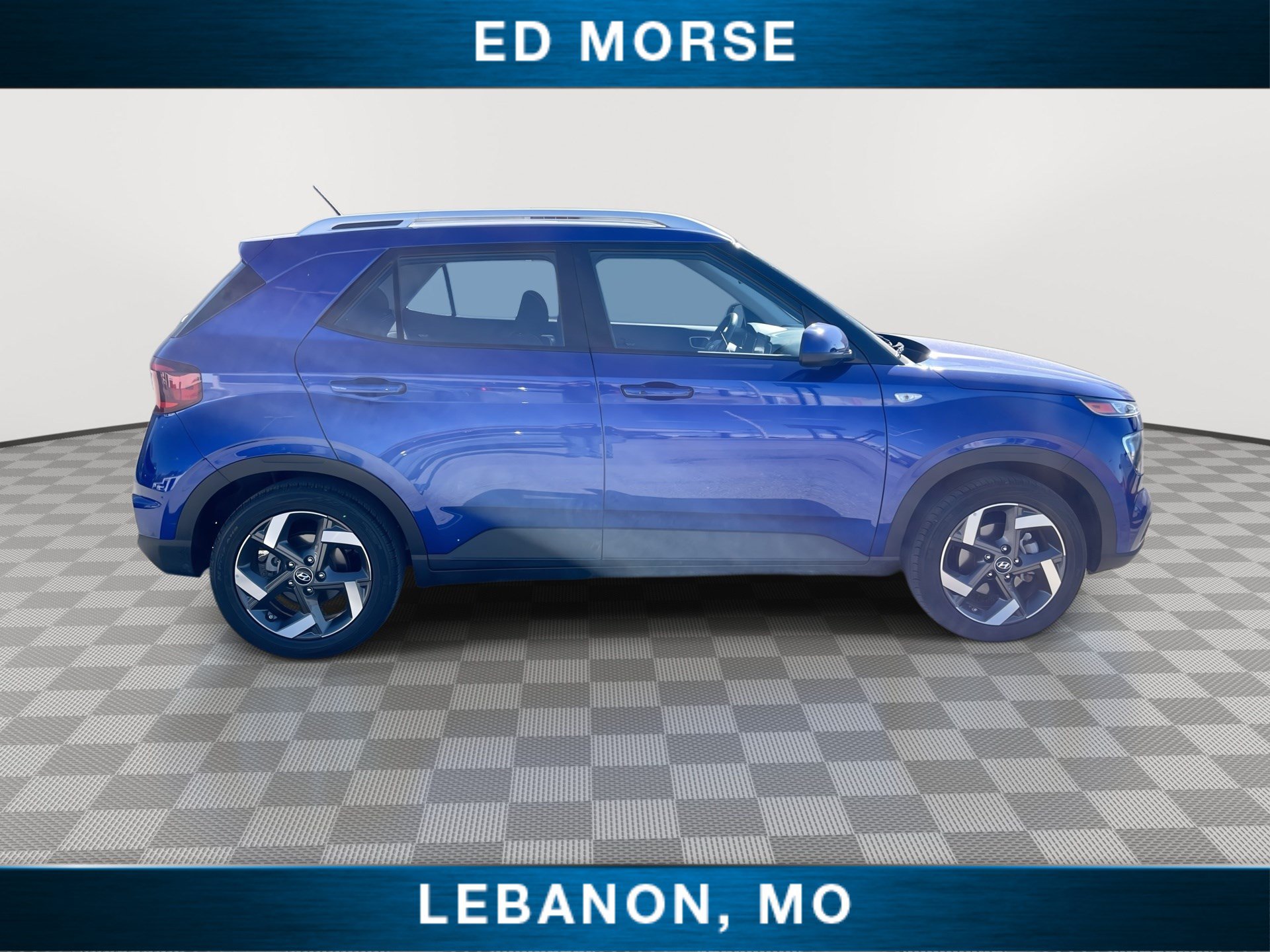 Used 2025 Hyundai Venue SEL FWD image 9