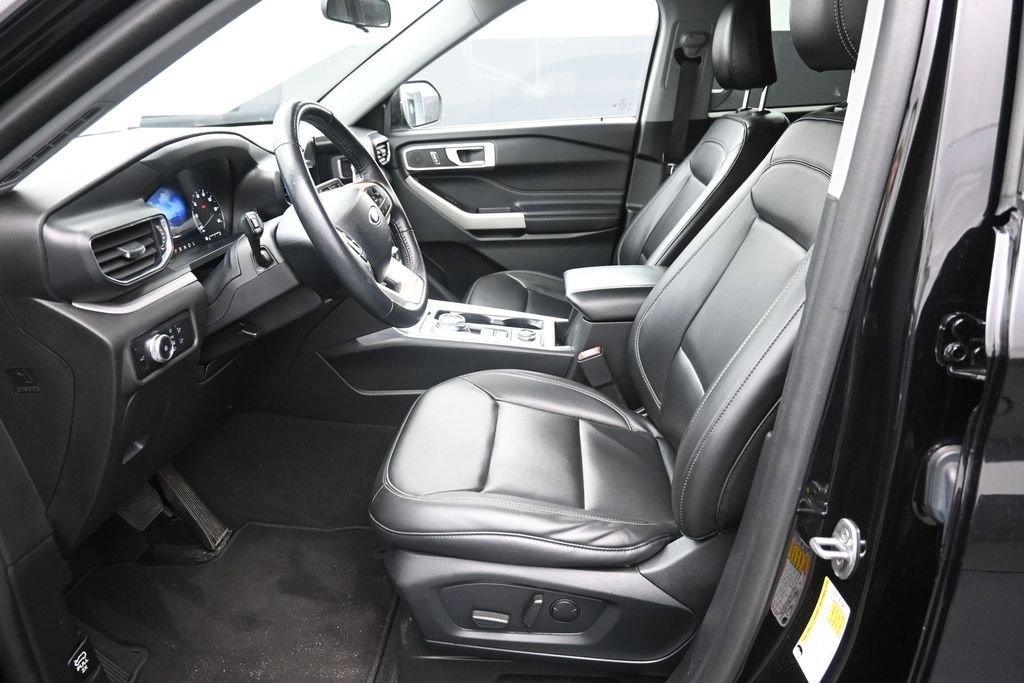 Certified 2023 Ford Explorer XLT w/ Equipment Group 202A AWD/4WD image 21