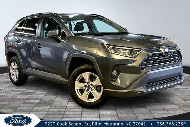 Used 2020 Toyota RAV4 XLE image 1