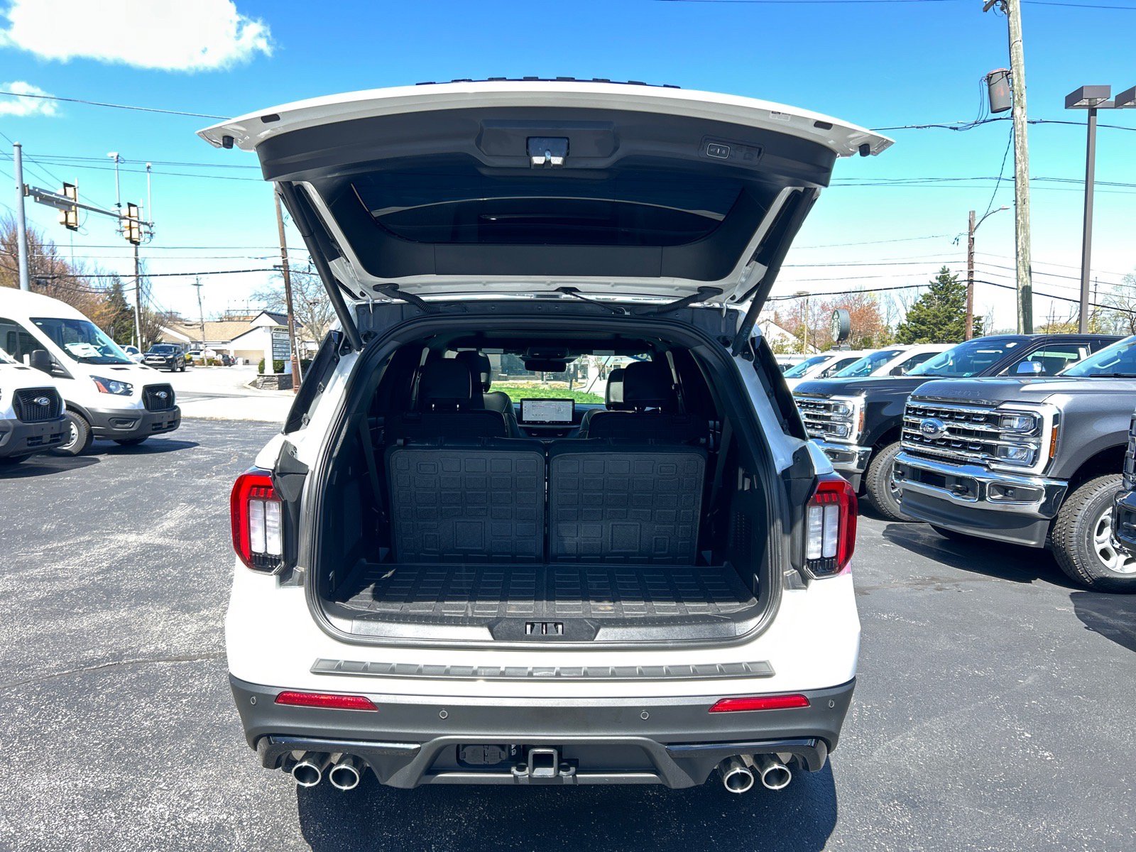 Certified 2025 Ford Explorer ST AWD/4WD image 17