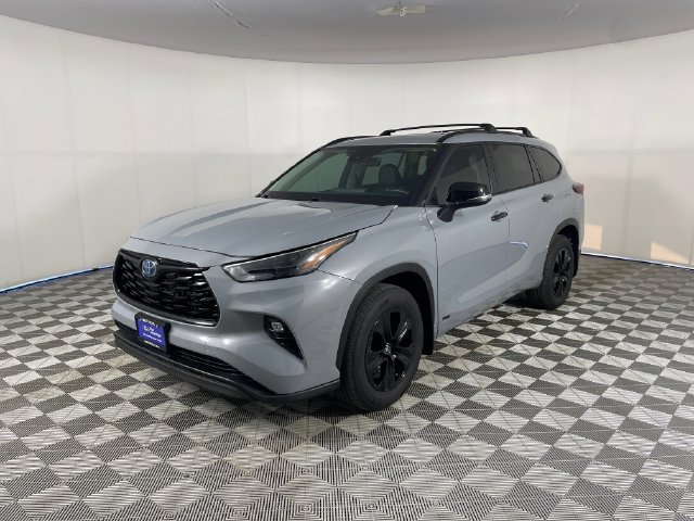 Used 2024 Toyota Highlander XLE