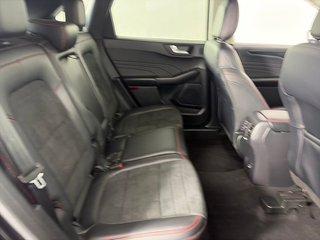 Certified 2022 Ford Escape SEL w/ SEL Stealth AWD Package image 29