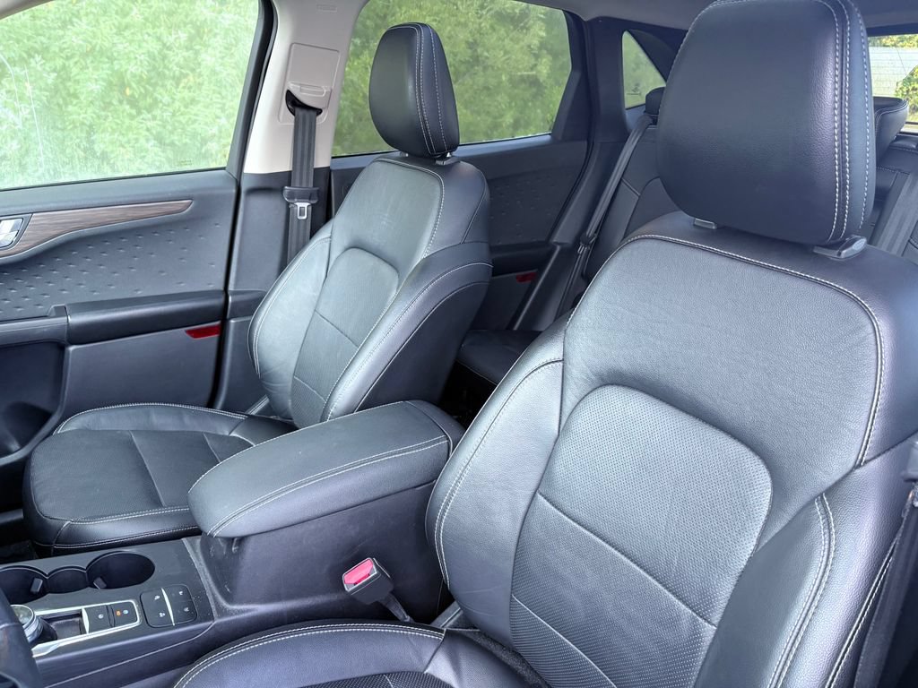 Certified 2020 Ford Escape Titanium AWD/4WD image 13
