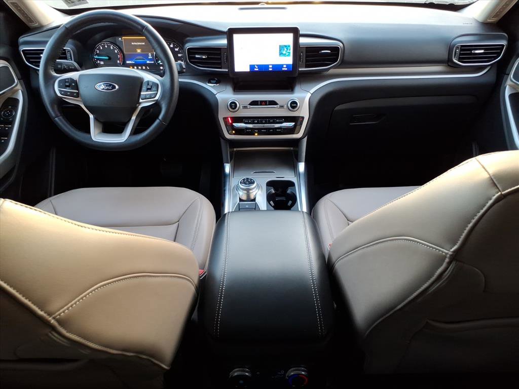 Certified 2022 Ford Explorer XLT w/ Equipment Group 202A image 11