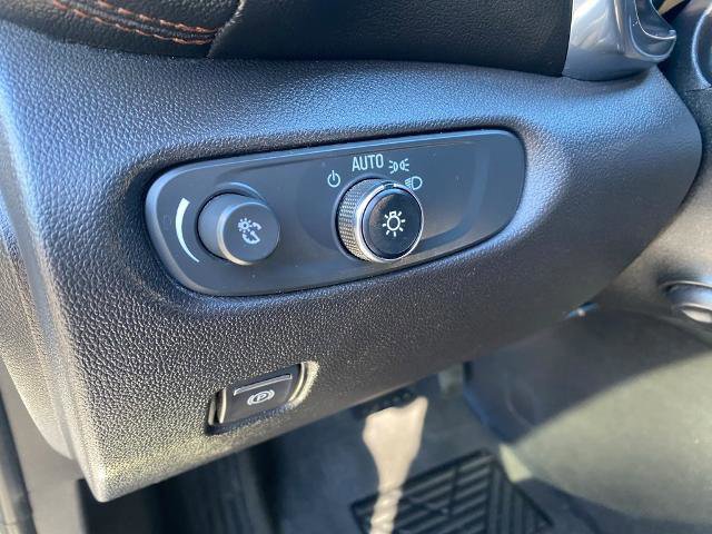 Used 2019 Chevrolet Blazer Premier w/ Sun and Wheels Package image 17