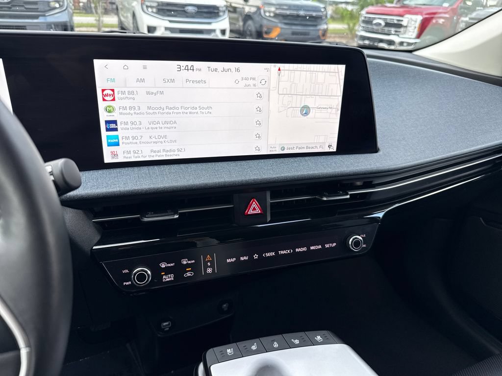 Used 2023 Kia EV6 Wind w/ Wind Technology Package AWD/4WD image 18