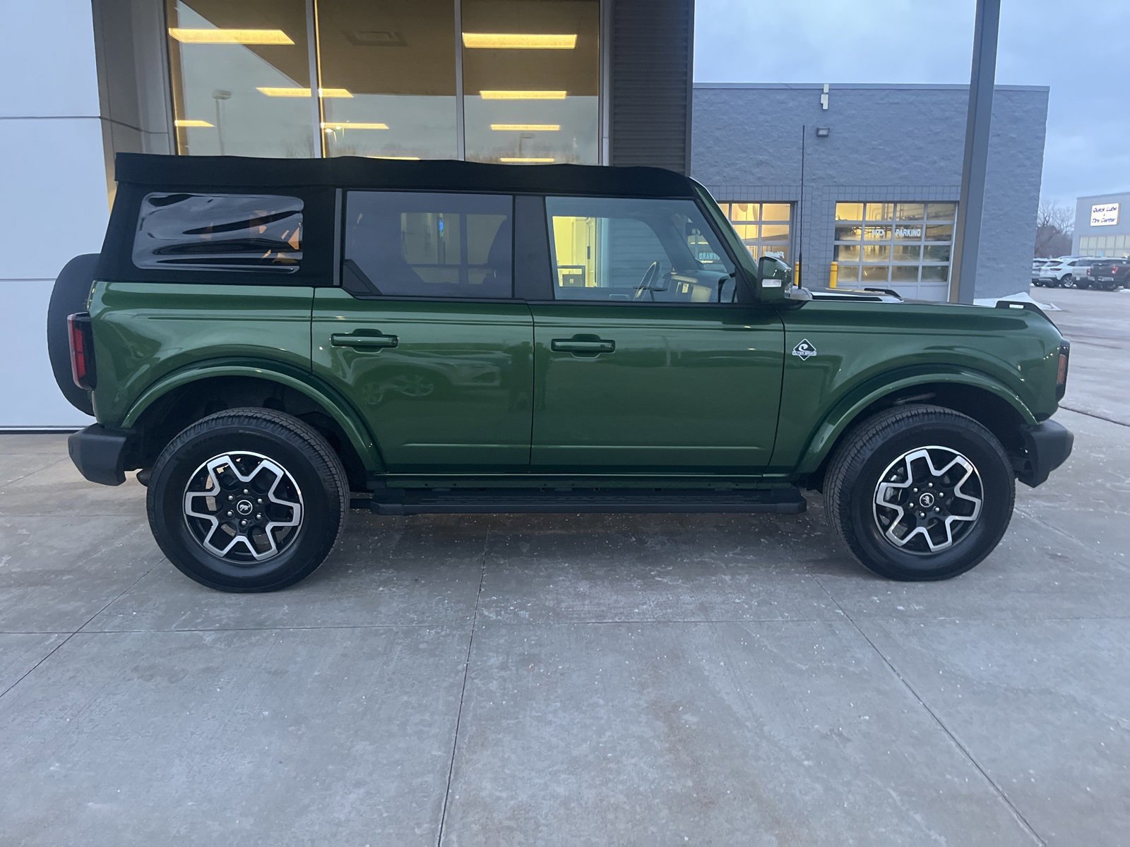 Certified 2022 Ford Bronco Outer Banks image 2