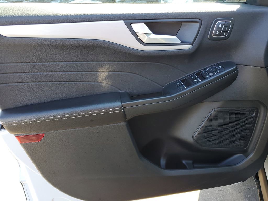 Certified 2025 Ford Escape Platinum image 24