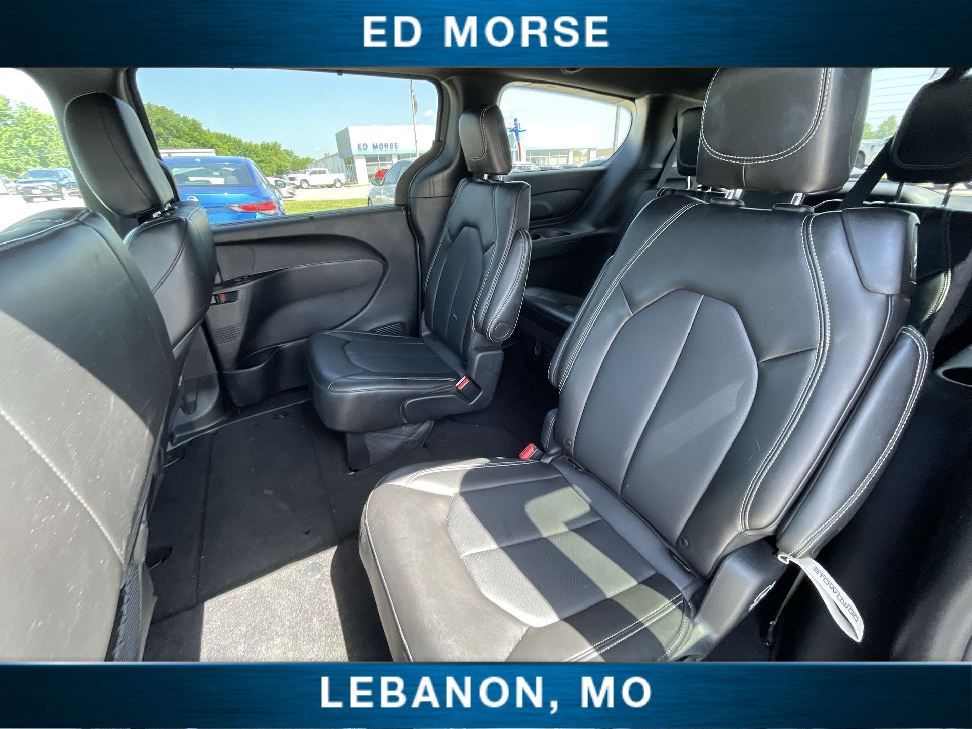 Used 2025 Chrysler Pacifica Select FWD image 22