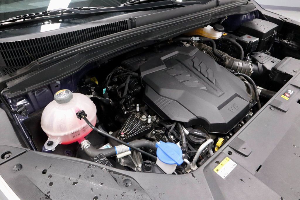 Used 2024 Kia Carnival LX image 17