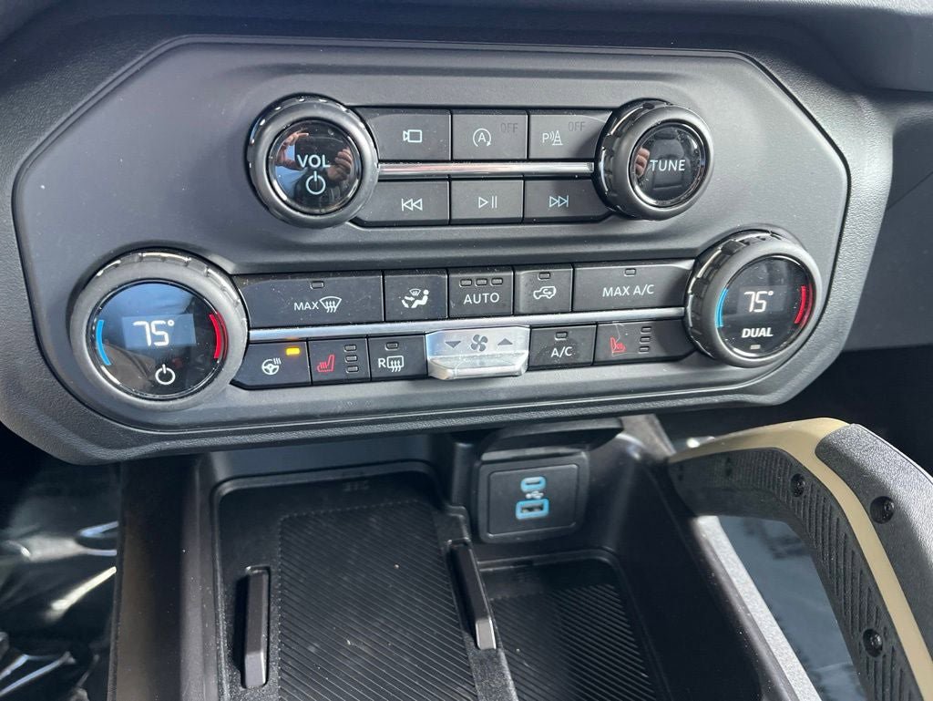 Certified 2025 Ford Bronco Badlands AWD/4WD image 34