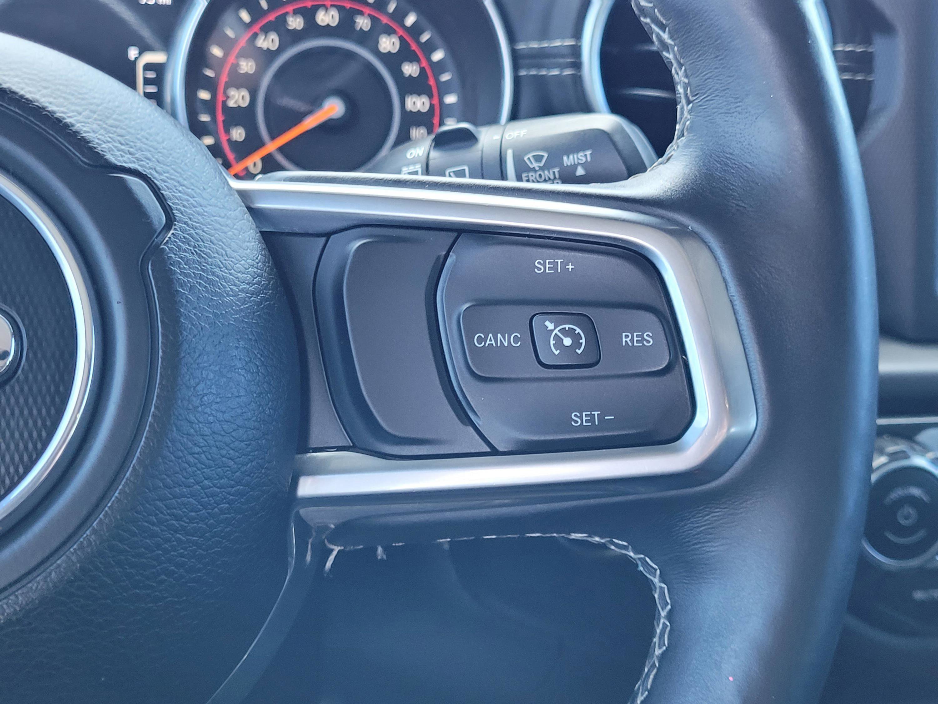 Used 2018 Jeep Wrangler Unlimited Sahara w/ Uconnect 4C Nav & Sound Group AWD/4WD image 13