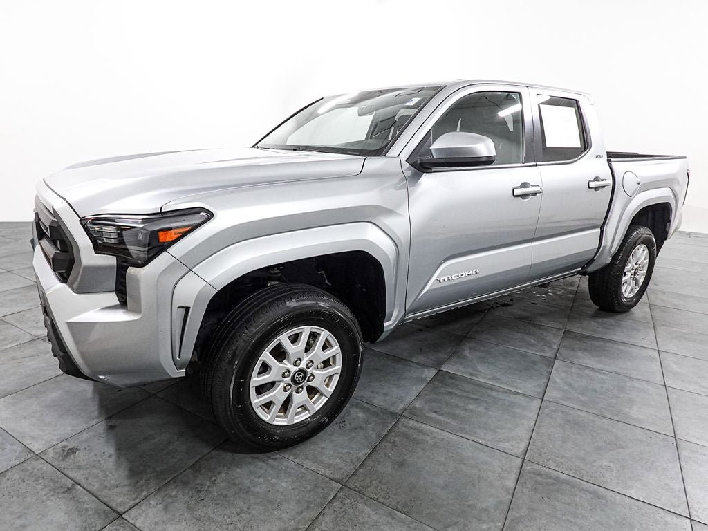 Used 2024 Toyota Tacoma SR5 AWD/4WD image 4