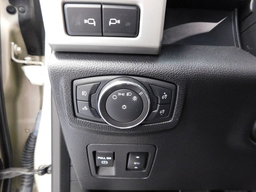 Certified 2018 Ford F150 Lariat w/ Equipment Group 502A Luxury AWD/4WD image 14