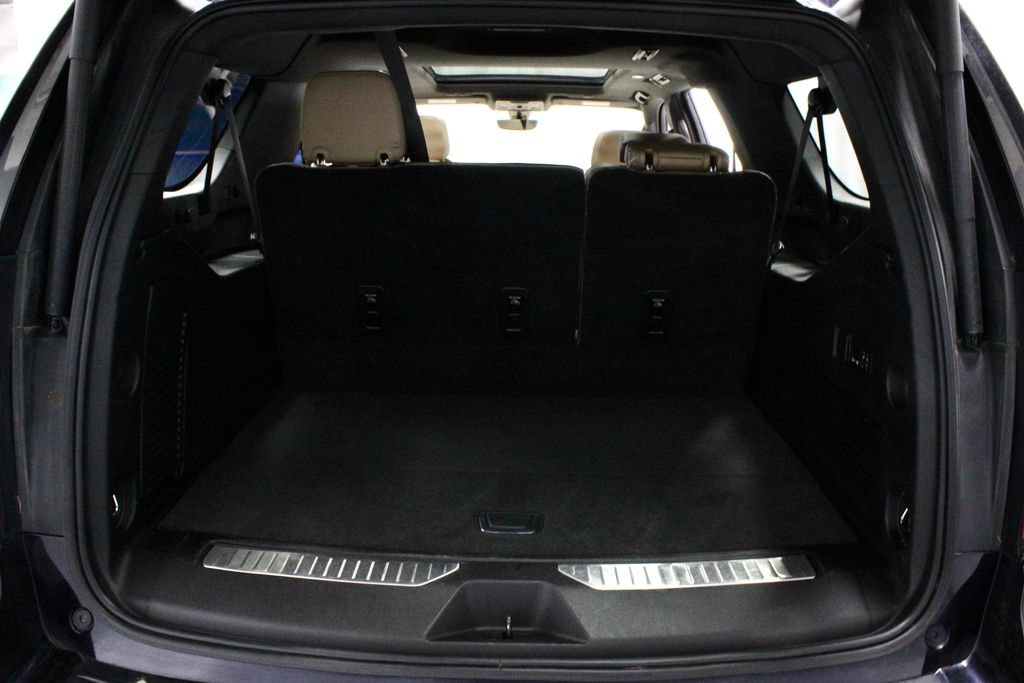 Used 2021 Chevrolet Suburban Premier w/ Premium Package AWD/4WD image 15