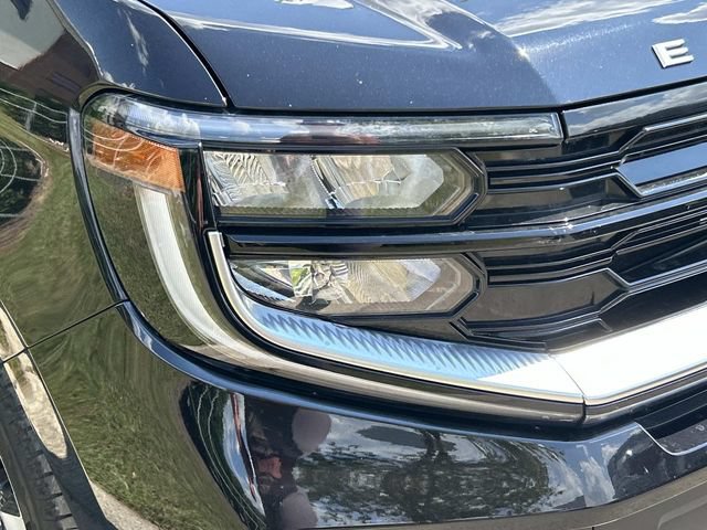 Certified 2025 Ford Expedition Max Platinum w/ Driver's Package AWD/4WD image 4