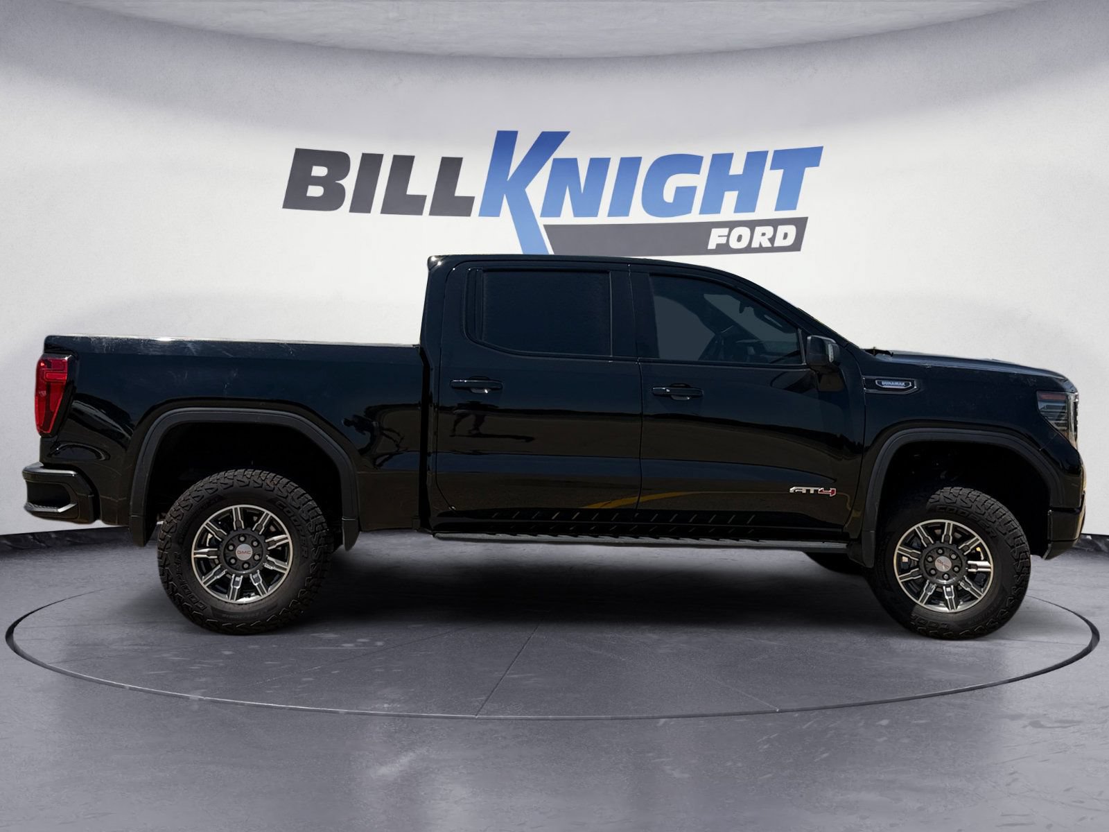 Used 2024 GMC Sierra 1500 AT4 w/ Technology Package AWD/4WD image 6