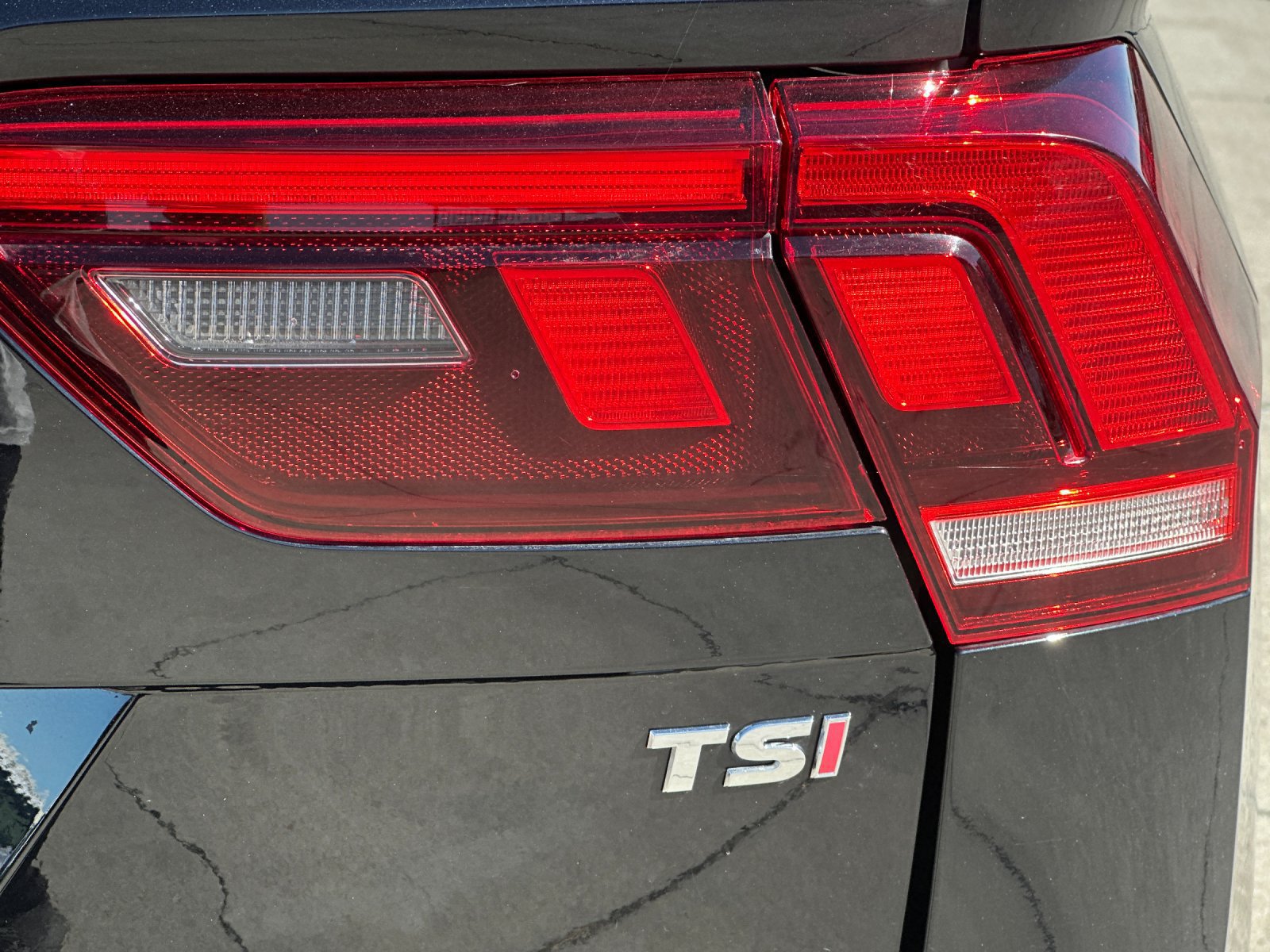Used 2018 Volkswagen Tiguan S FWD image 38