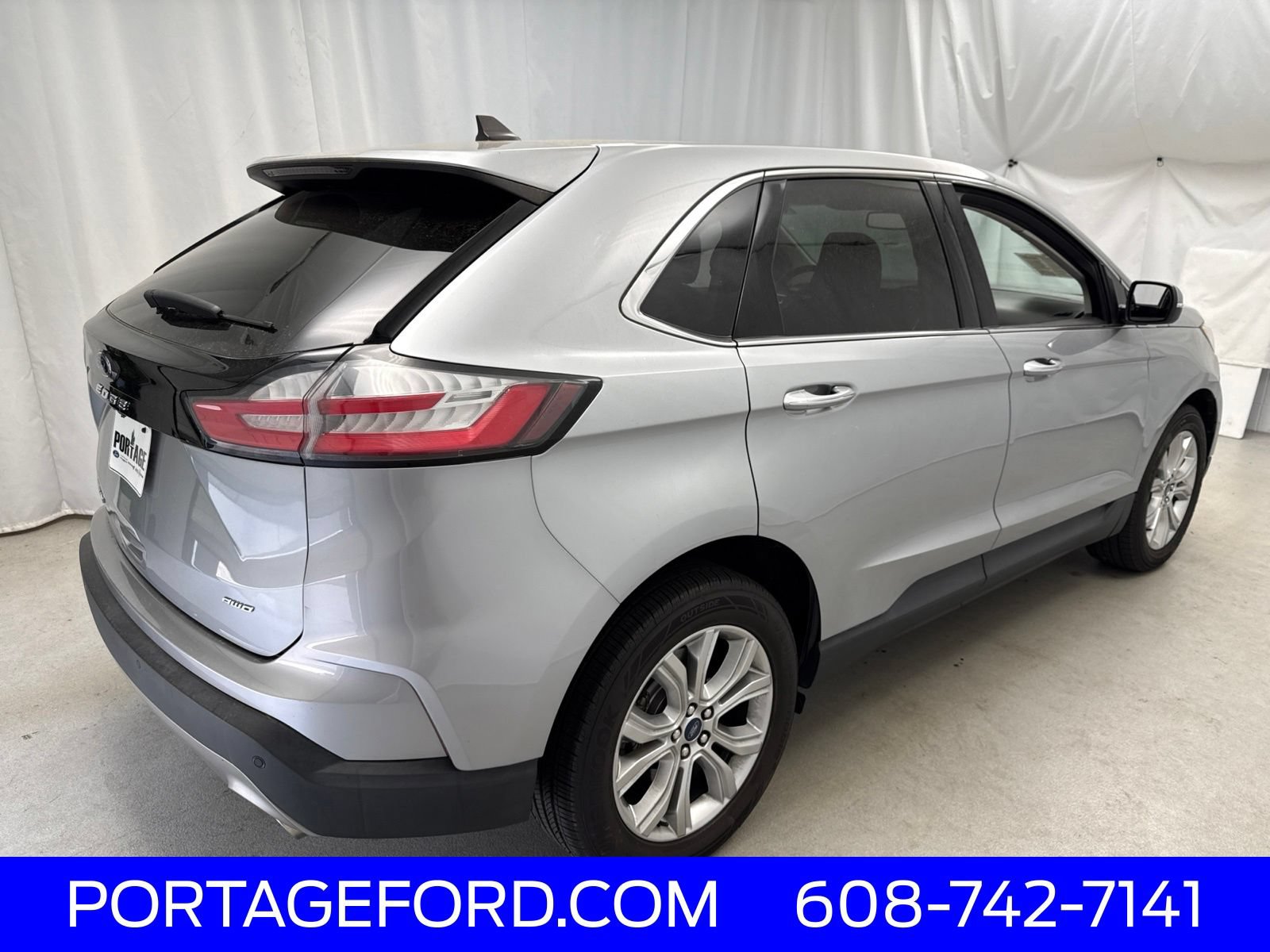 Certified 2022 Ford Edge Titanium w/ Equipment Group 301A AWD/4WD image 2