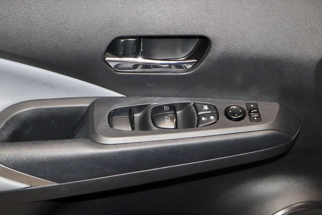Used 2021 Nissan Kicks SR w/ SR Premium Package FWD image 23