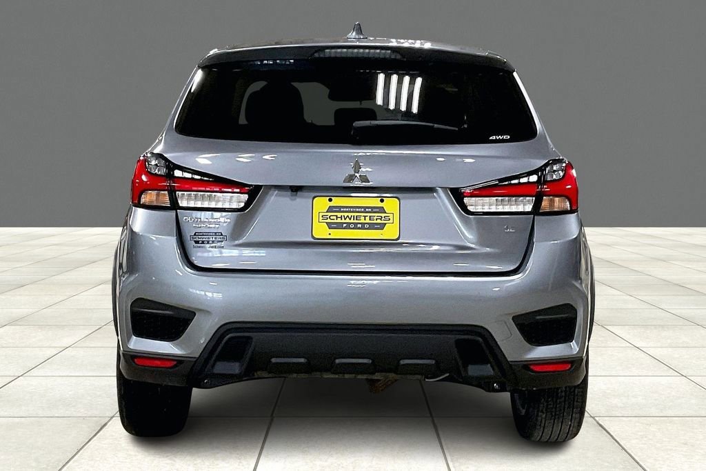 Used 2025 Mitsubishi Outlander Sport SE image 3