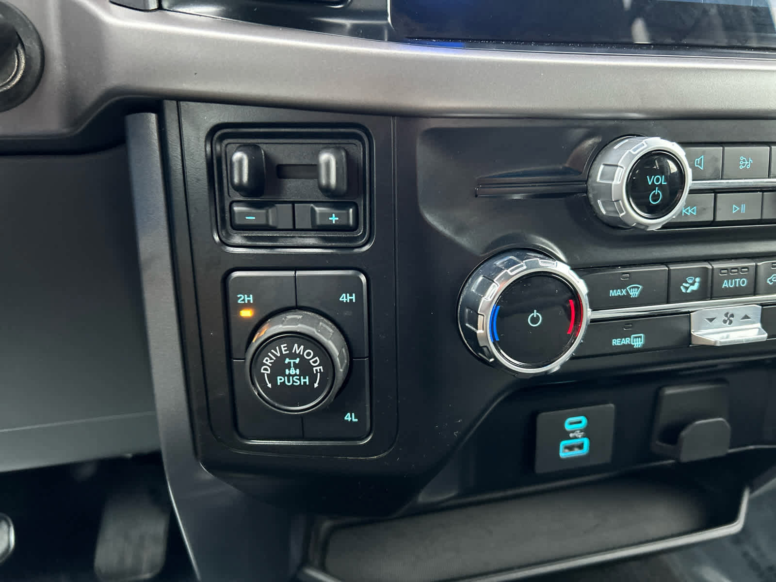 Certified 2024 Ford F150 XLT w/ Tow/Haul Package image 22