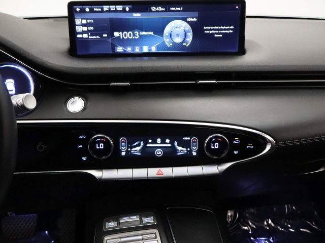 Used 2025 Genesis GV70 2.5T AWD/4WD image 34
